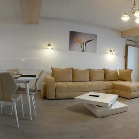 Swimming Pool & Waterfront Flat